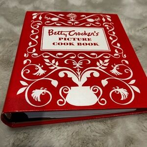 Betty Crocker's Picture Cook Book Red & White ring binder